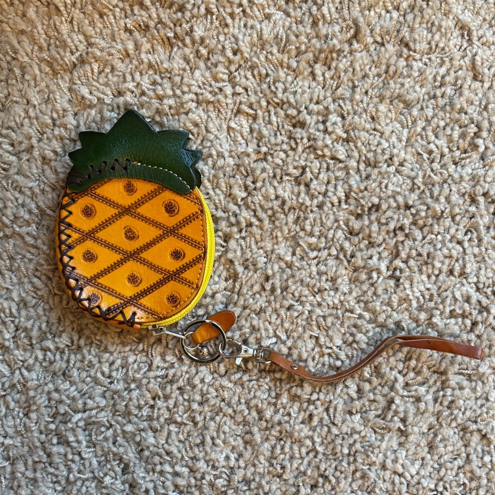 Pali Hawaii Pineapple Key & Card Holder - Yellow and Green